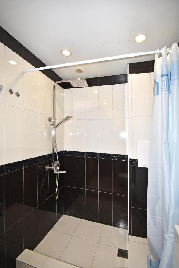 19Tumanyan Excellent Apartment In The Centre Of Capital 耶烈万 外观 照片